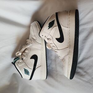 Nike Air Jordan 1 Retro Mid GS 'Hyper Jade' 554725-122 Youth